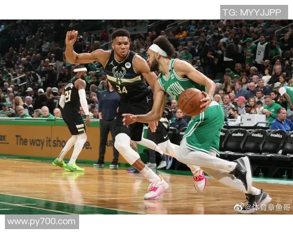 凯尔特人迎战雄鹿季后赛关键战役，詹姆斯与字母哥决战东部冠军之路